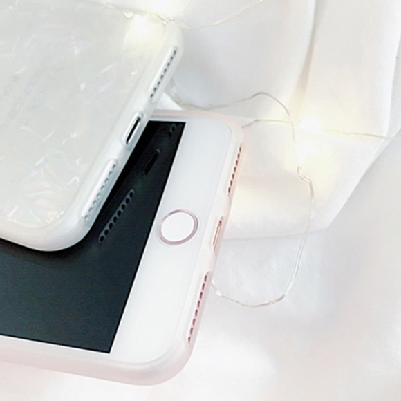 iPhone Pink Crystal Case - Picture 3 of 4